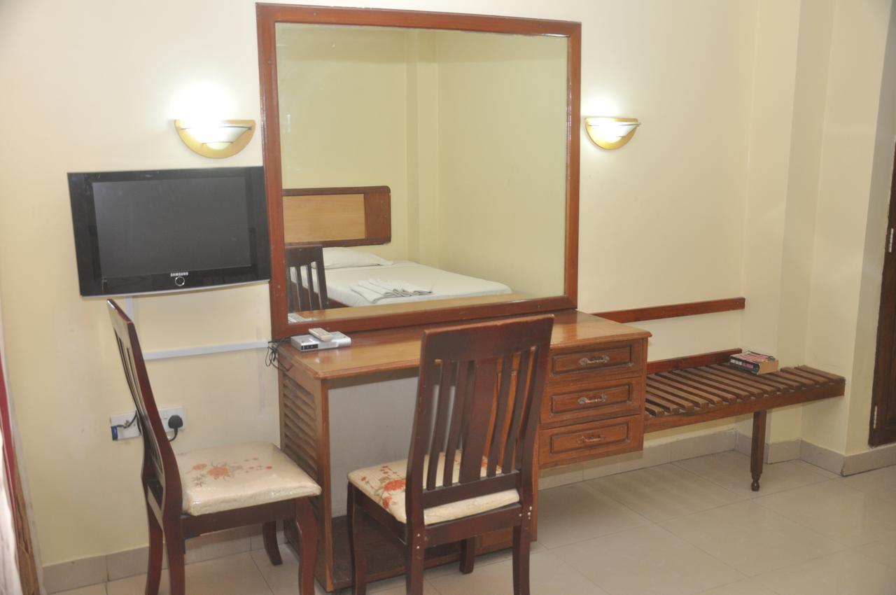 Iris Hotel Dar Es Salaam Bagian luar foto