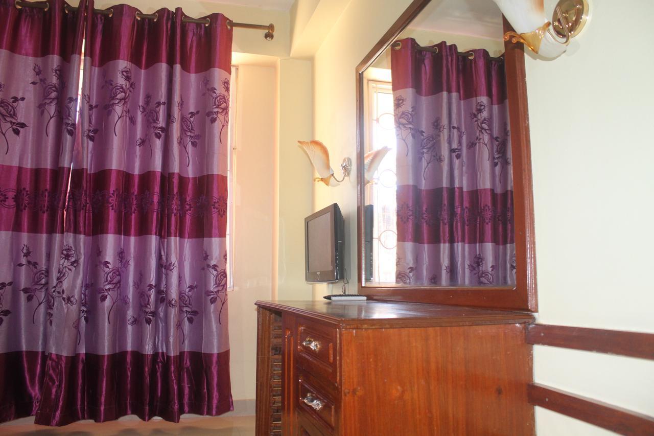 Iris Hotel Dar Es Salaam Bagian luar foto