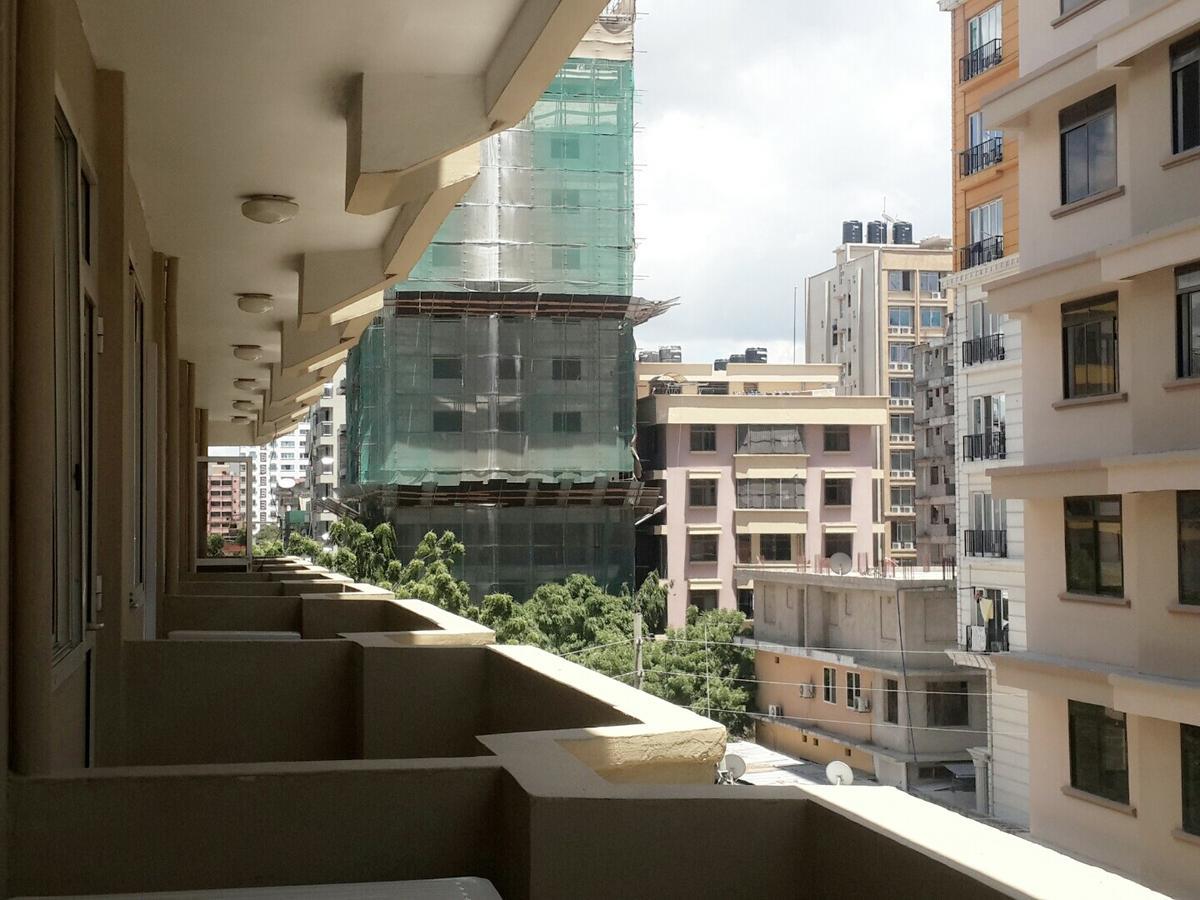 Iris Hotel Dar Es Salaam Bagian luar foto