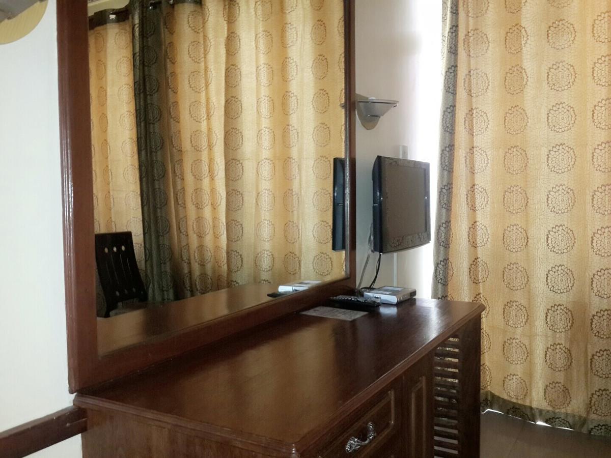 Iris Hotel Dar Es Salaam Bagian luar foto