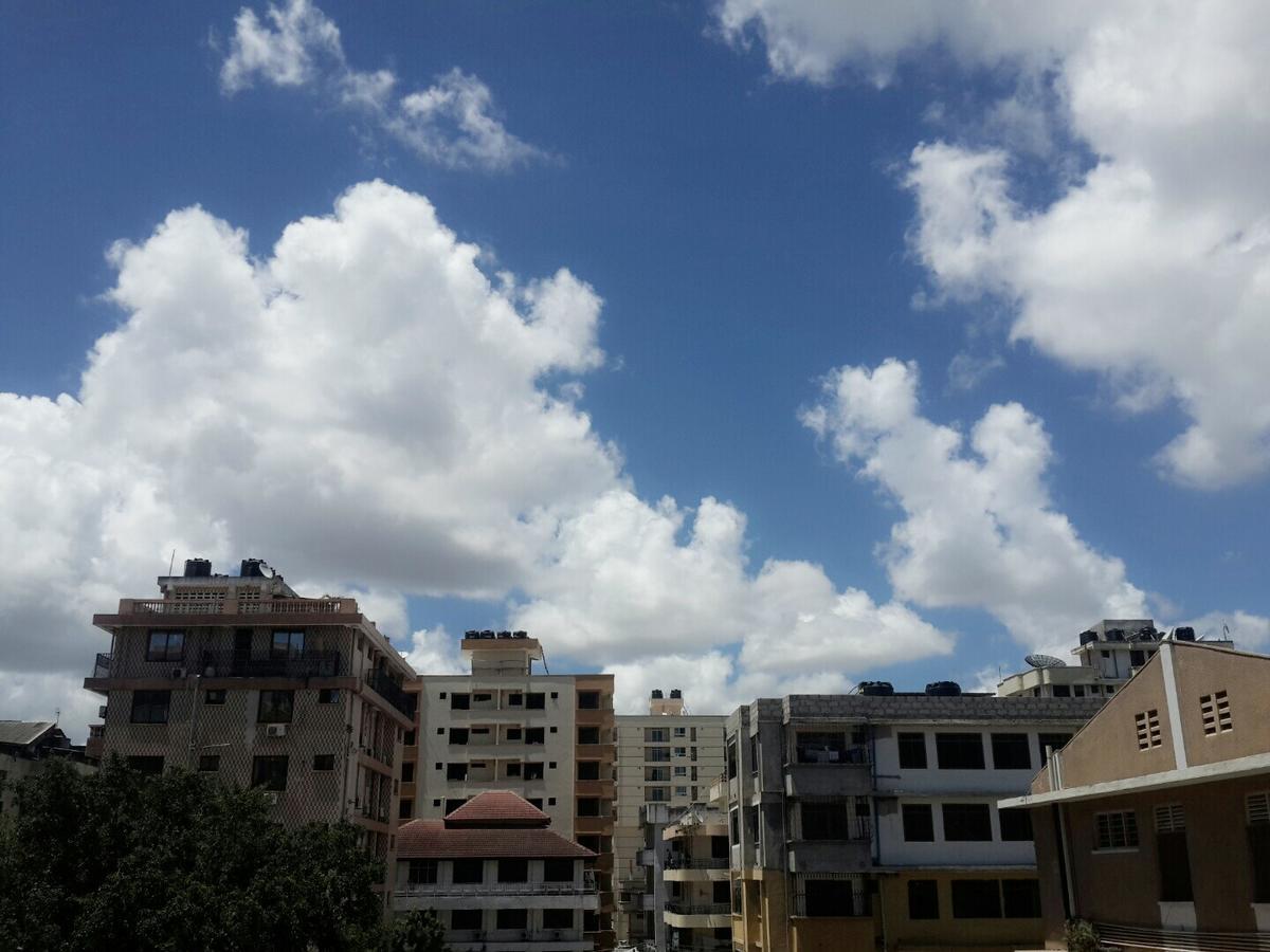 Iris Hotel Dar Es Salaam Bagian luar foto