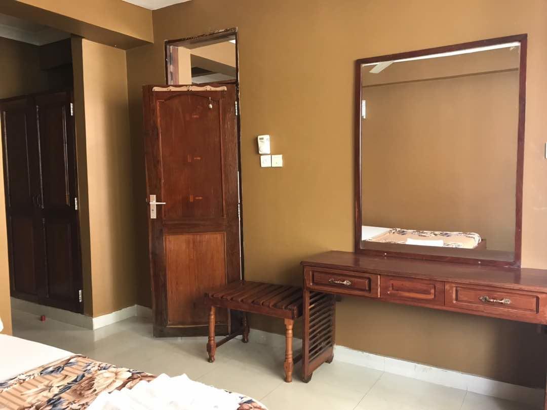 Iris Hotel Dar Es Salaam Bagian luar foto