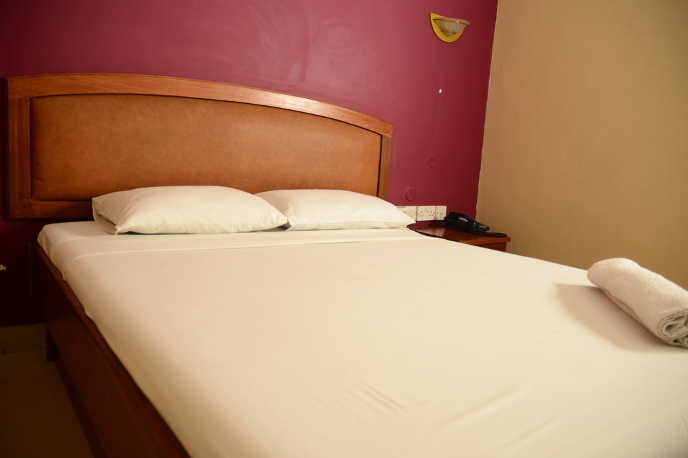 Iris Hotel Dar Es Salaam Bagian luar foto